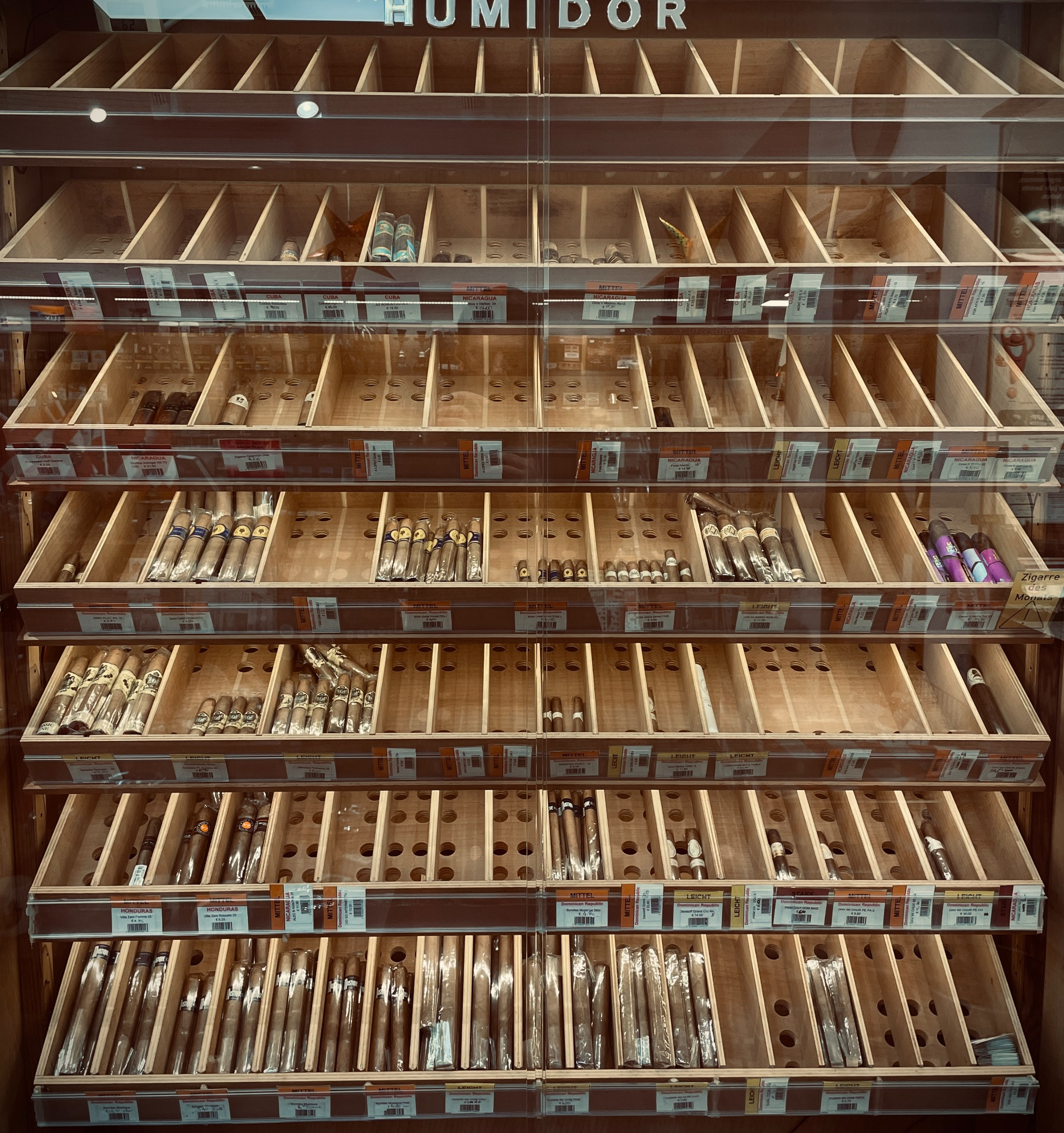 cigar humidor selection